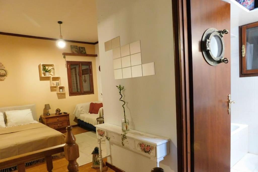 アナヴィソスMarco Polo'S Mooring Cozy Navy Houseアパートメント エクステリア 写真